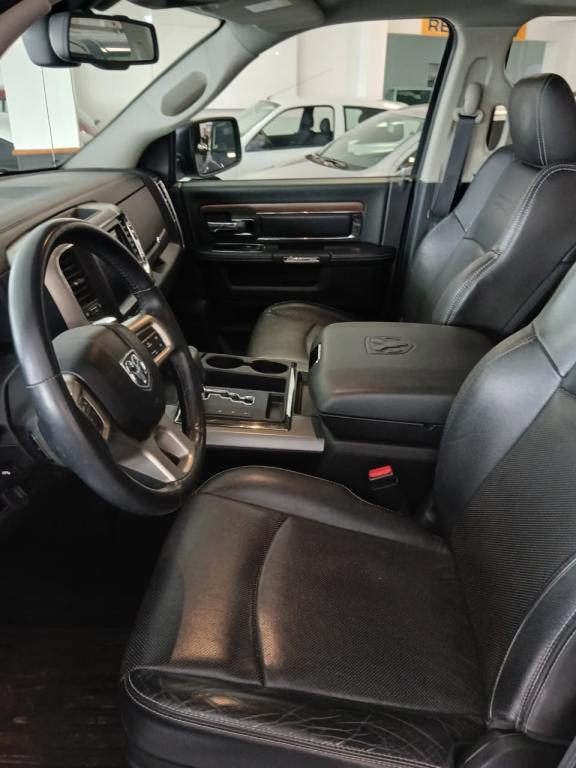 RAM 1500 5.7 V8 LARAMIE 4X4 2015